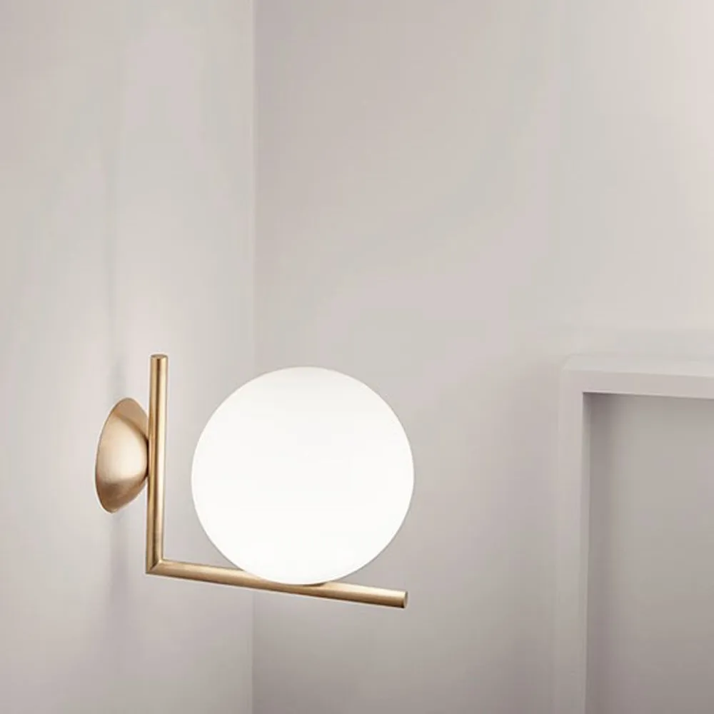 IC lights C/W1 vägglampa, Krom-opal Flos