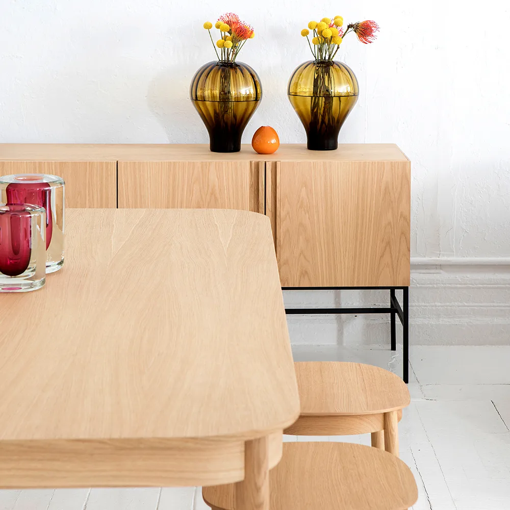 Boss sideboard, Lackad ek-3 dörrar-ekben Fogia