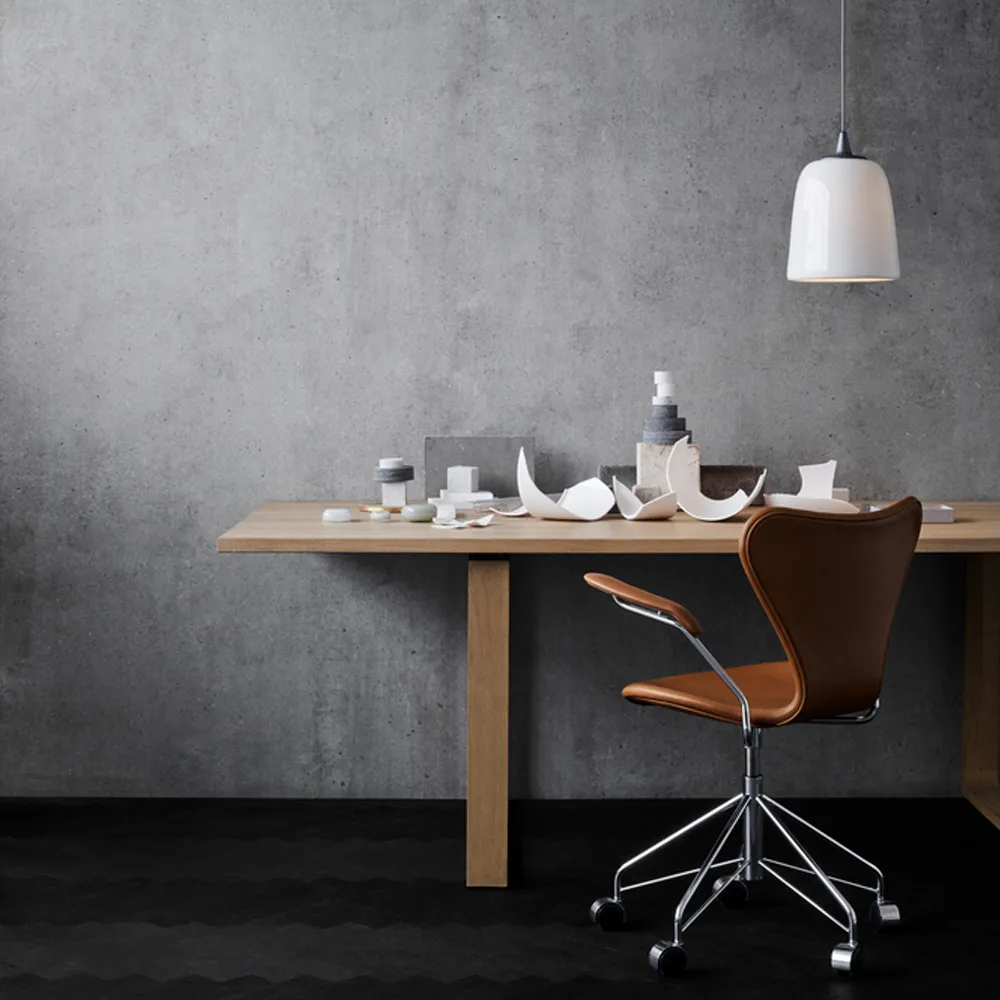 Essay CM22 matbord, Oljad ek Fritz Hansen