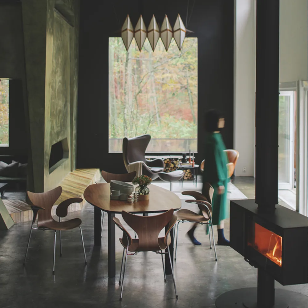 Liljan 3208 karmstol, Lacquered walnut-chrome Fritz Hansen