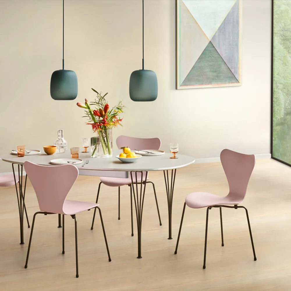 Sjuan 3107 stol, Deep clay-färgad ask-kromat stålstativ Fritz Hansen