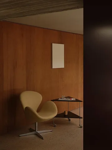 Svanen 3320 fåtölj - Acca Camel (gul)-borstad aluminium - Fritz Hansen