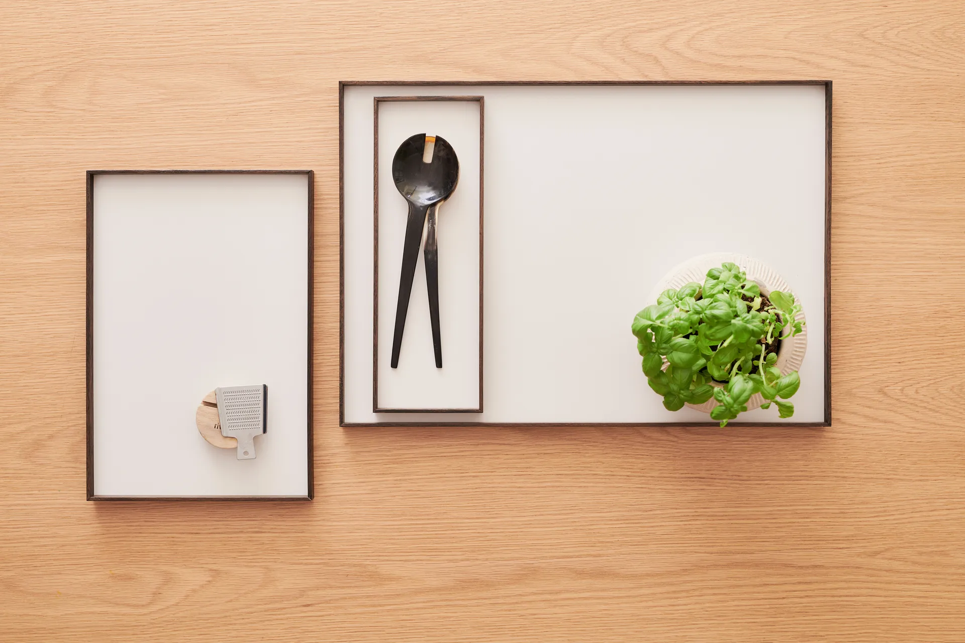 Frame bricka small 11x32,4 cm, Rökt ek-beige Gejst