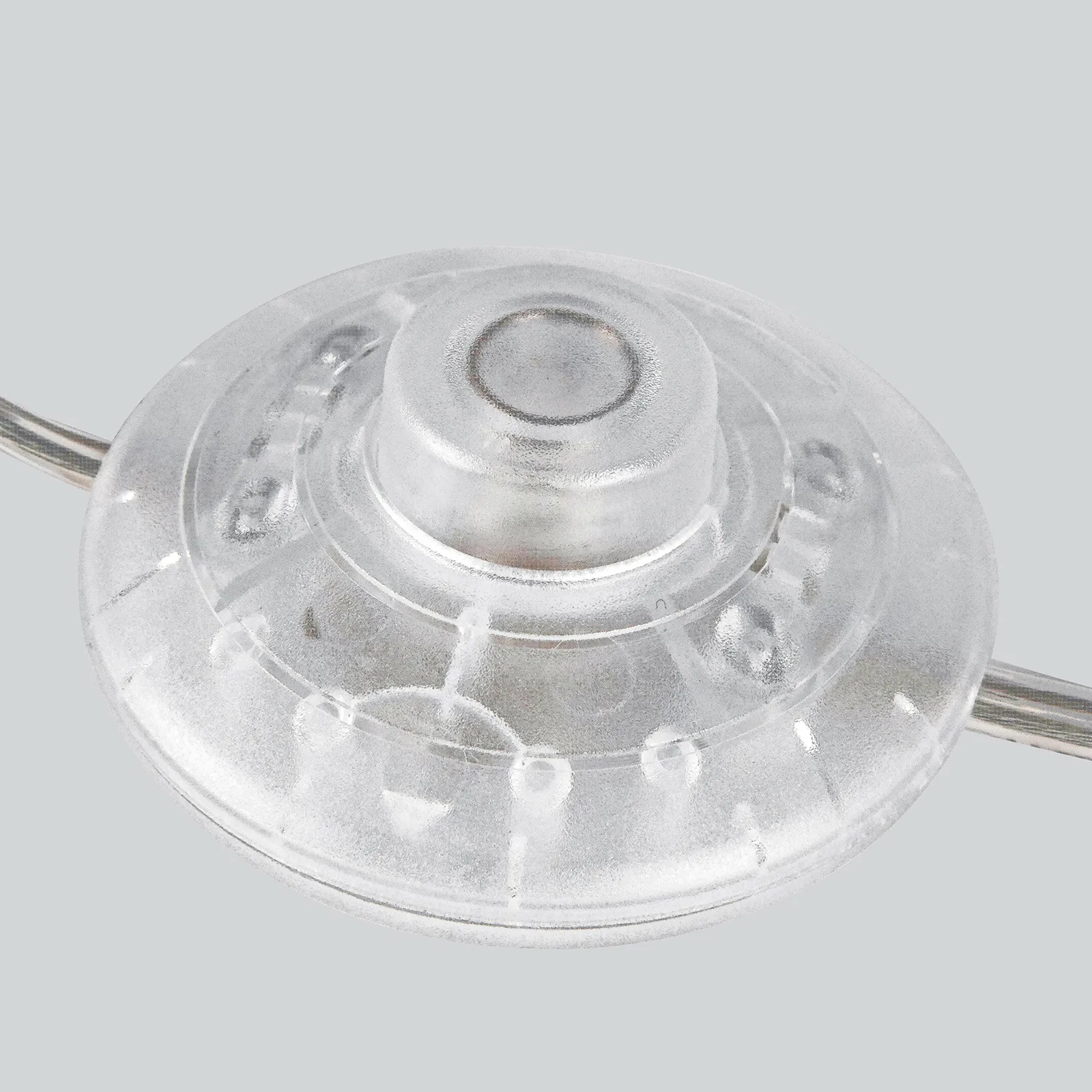 Frans golvlampa, Vit-mässing Globen Lighting
