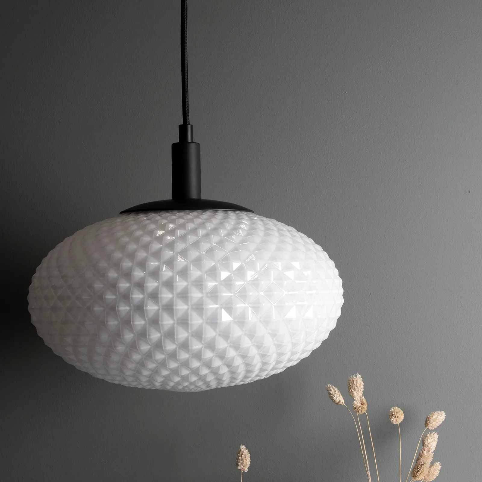 Jackson pendel Ø28 cm, Vit-svart Globen Lighting