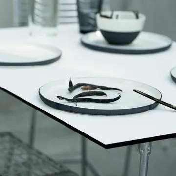 High Tech matgrupp - Rektangulärt matbord - Grythyttan Stålmöbler