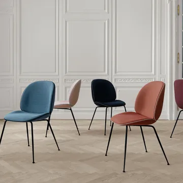 Beetle dining chair fully upholstered conic base - tyg velluto cotone 970 mörkblå-svart stålstativ - GUBI