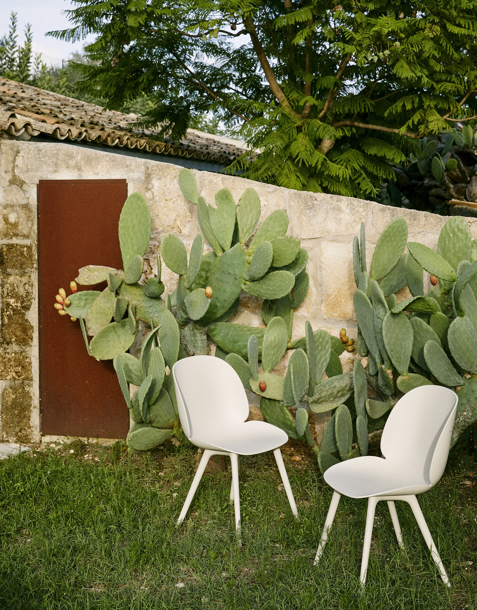 Beetle Dining Outdoor stol, Alabaster white GUBI