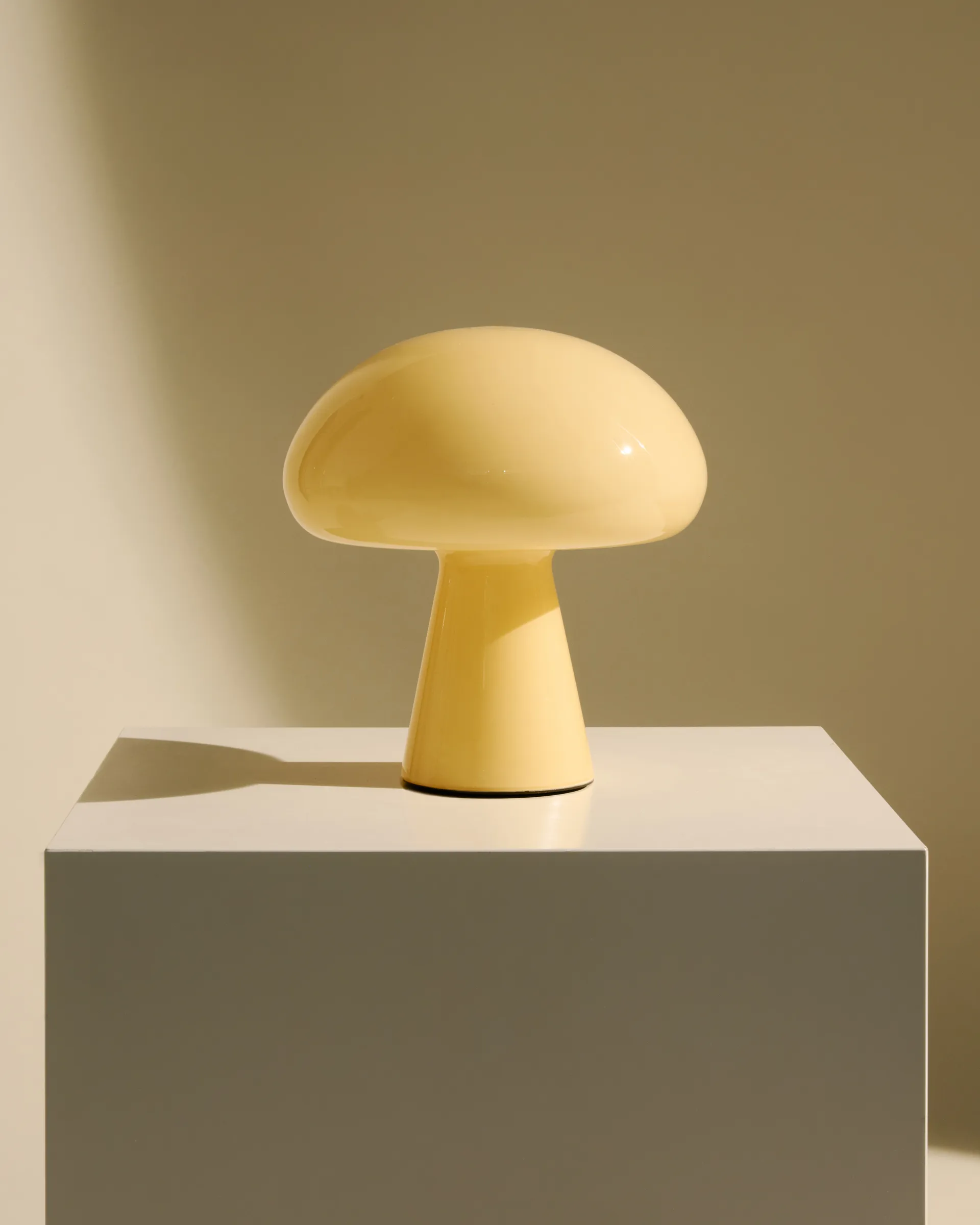 Obello portabel bordslampa, Mellow yellow GUBI