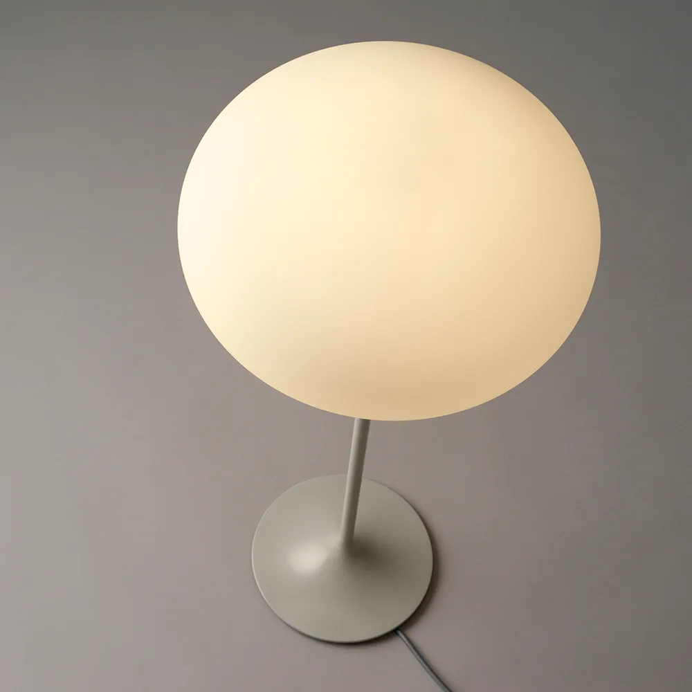 Stemlite bordslampa, pebble grey, h.42 cm GUBI