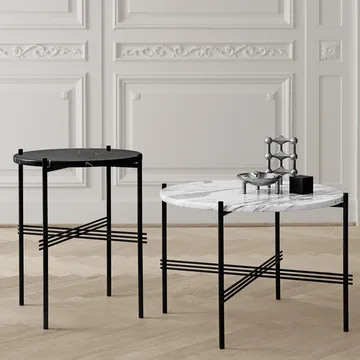 TS Round soffbord - natural white travertine, ø80, svart stativ - GUBI