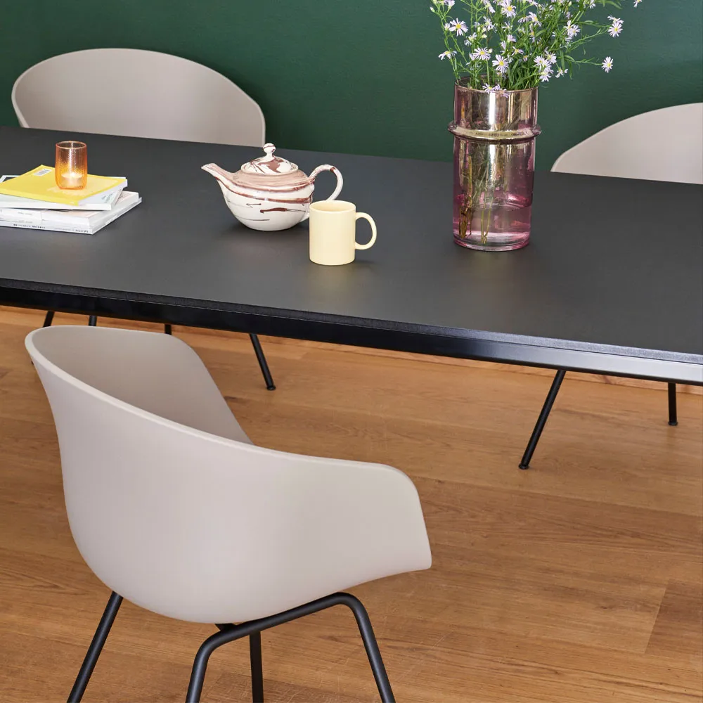 About a Chair 26 stol, Black, svart stålstativ HAY