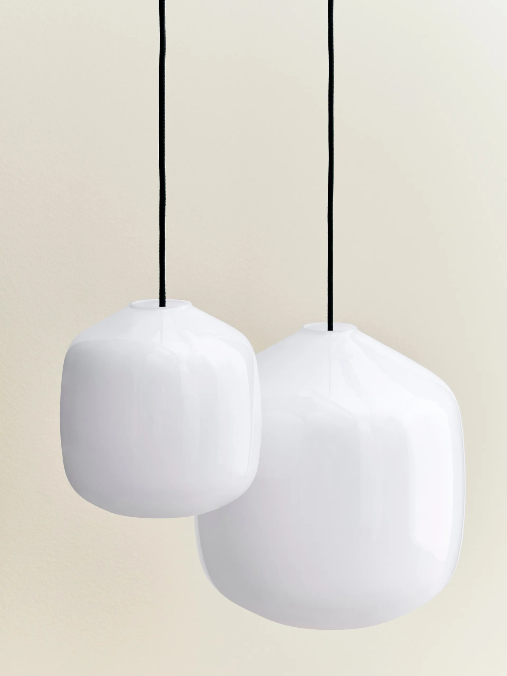 Buoy pendel Ø20 cm, Opal glass-anthracite blue HAY