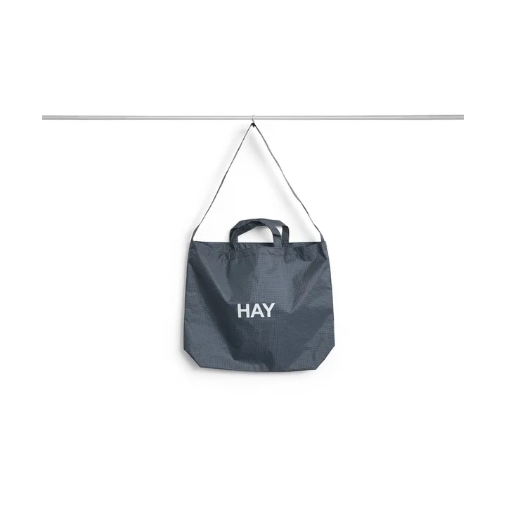 Grid Crossover Bag väska medium - Dark blue, medium - HAY