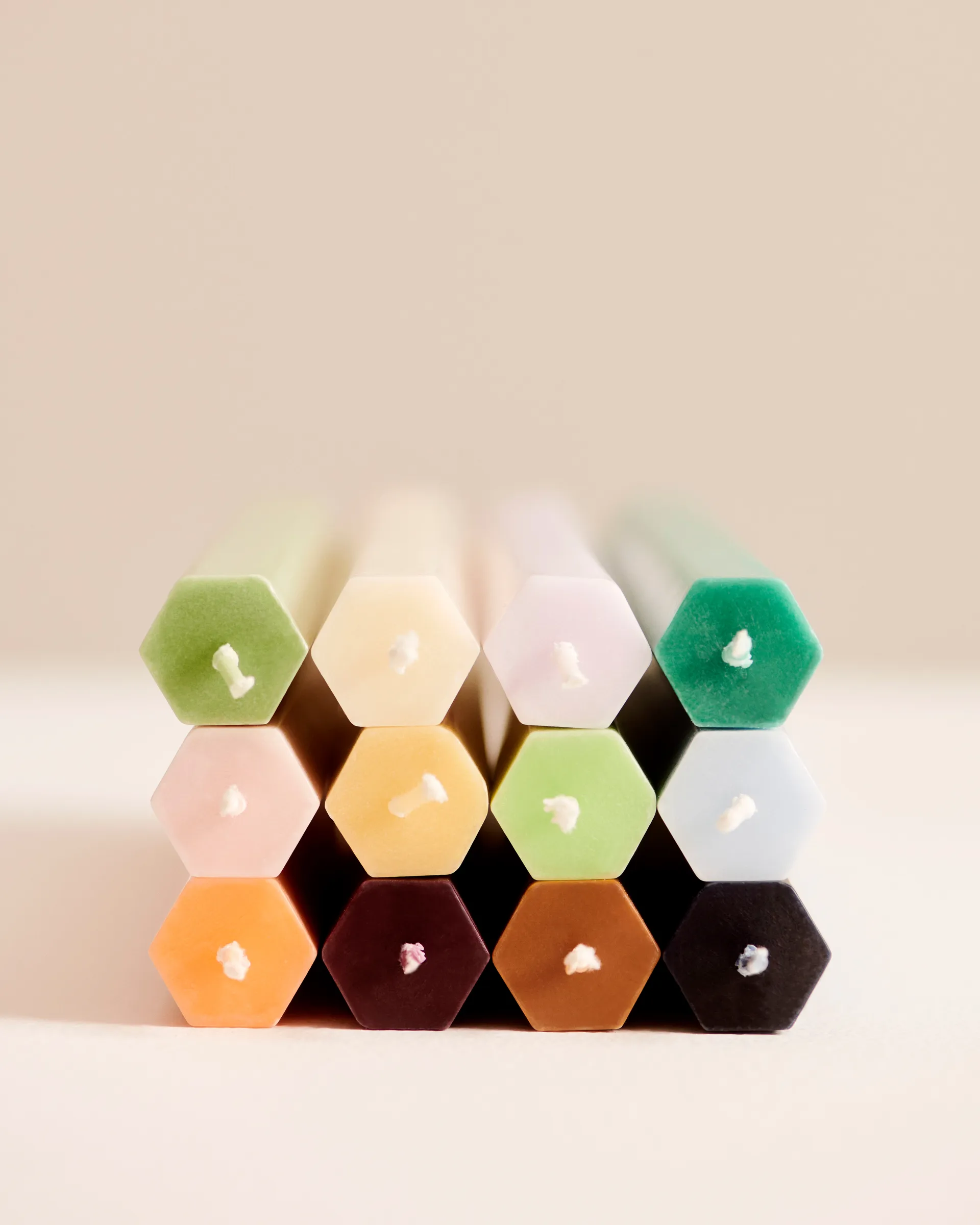 Hexagon Candle ljus mix 4-pack, Dark HAY