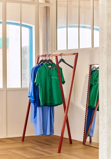 Loop Stand Wardrobe klädhängare - Maroon red - HAY