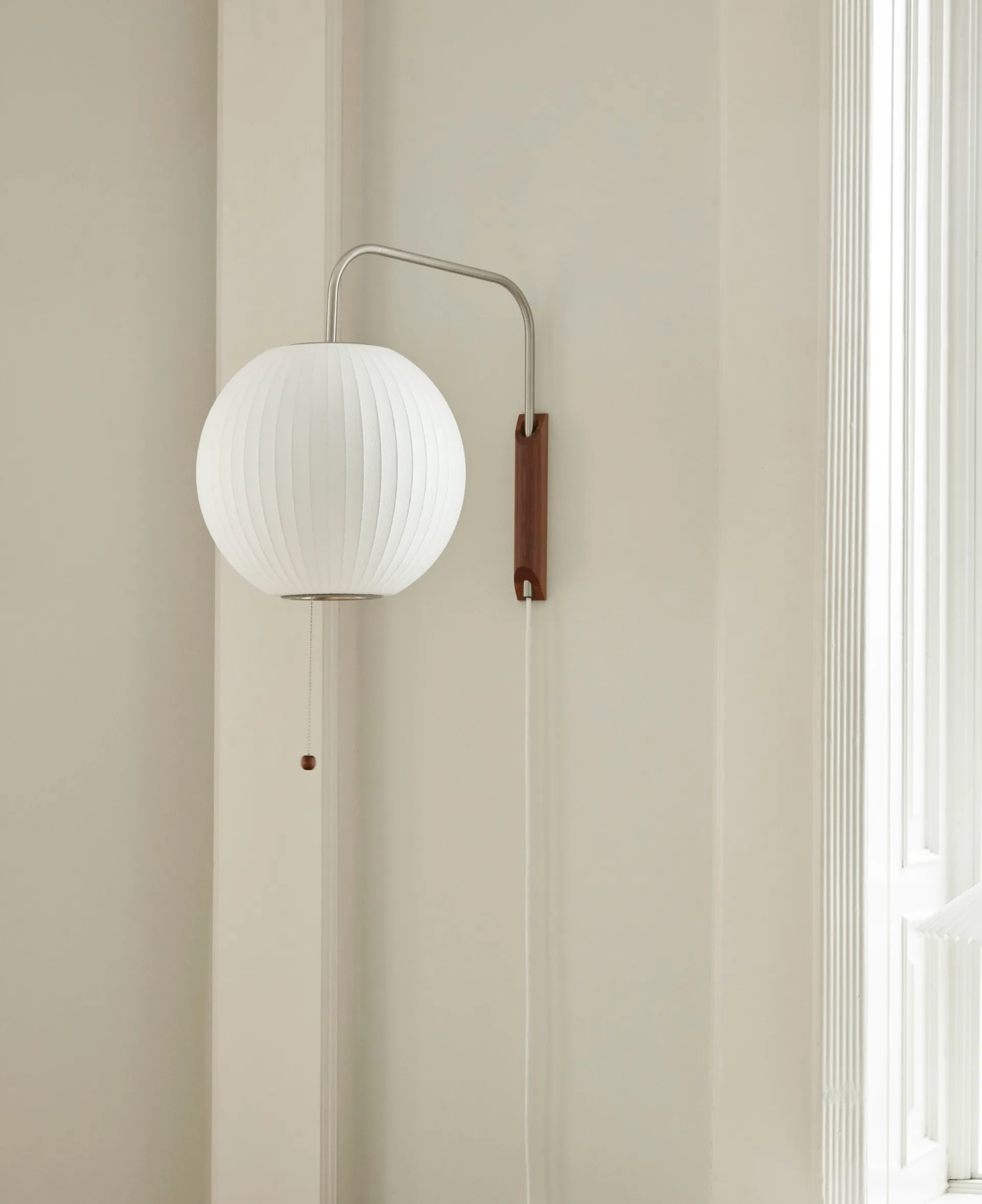 Nelson Bubble Ball vägglampa, Off white HAY