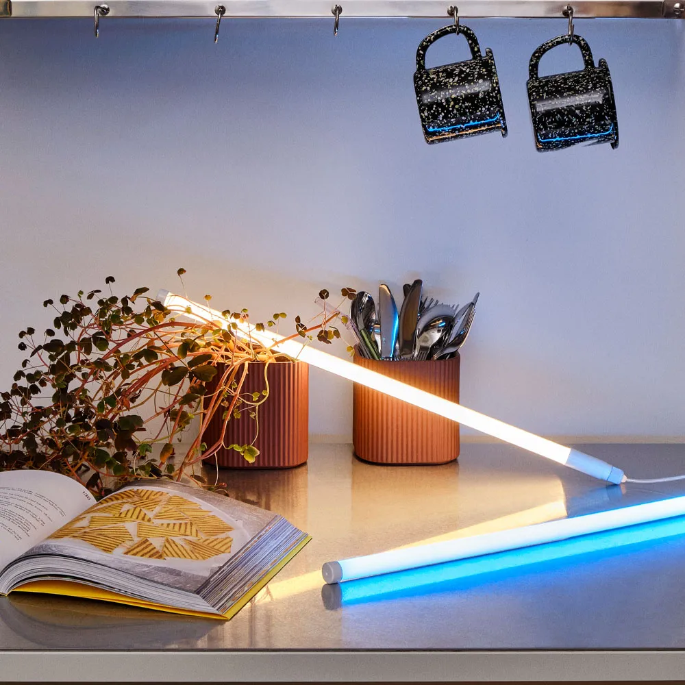 Neon Tube Slim lysrörslampa 120 cm, Blue HAY