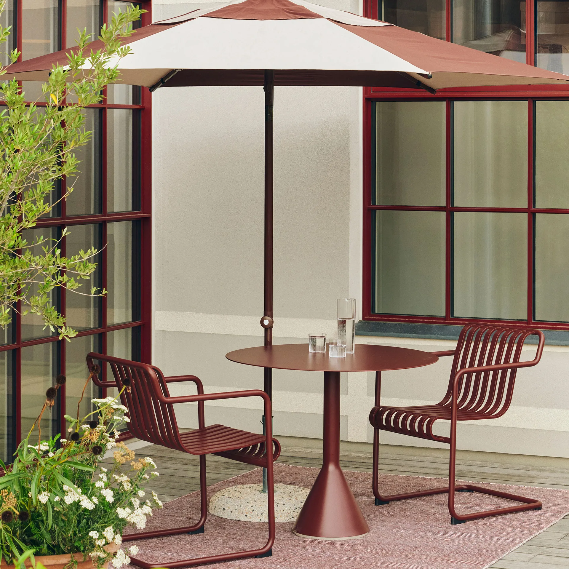 Palissade Cantilever Dining karmstol, Iron red HAY