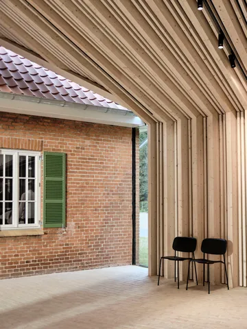 Soft Edge 40 stol - Black oak-svart stålstativ - HAY