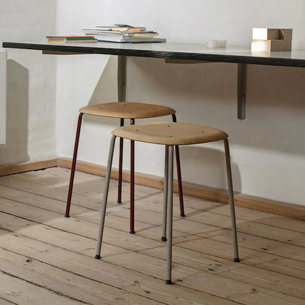 Soft Edge 70 pall, Svart ek-svart stålstativ HAY