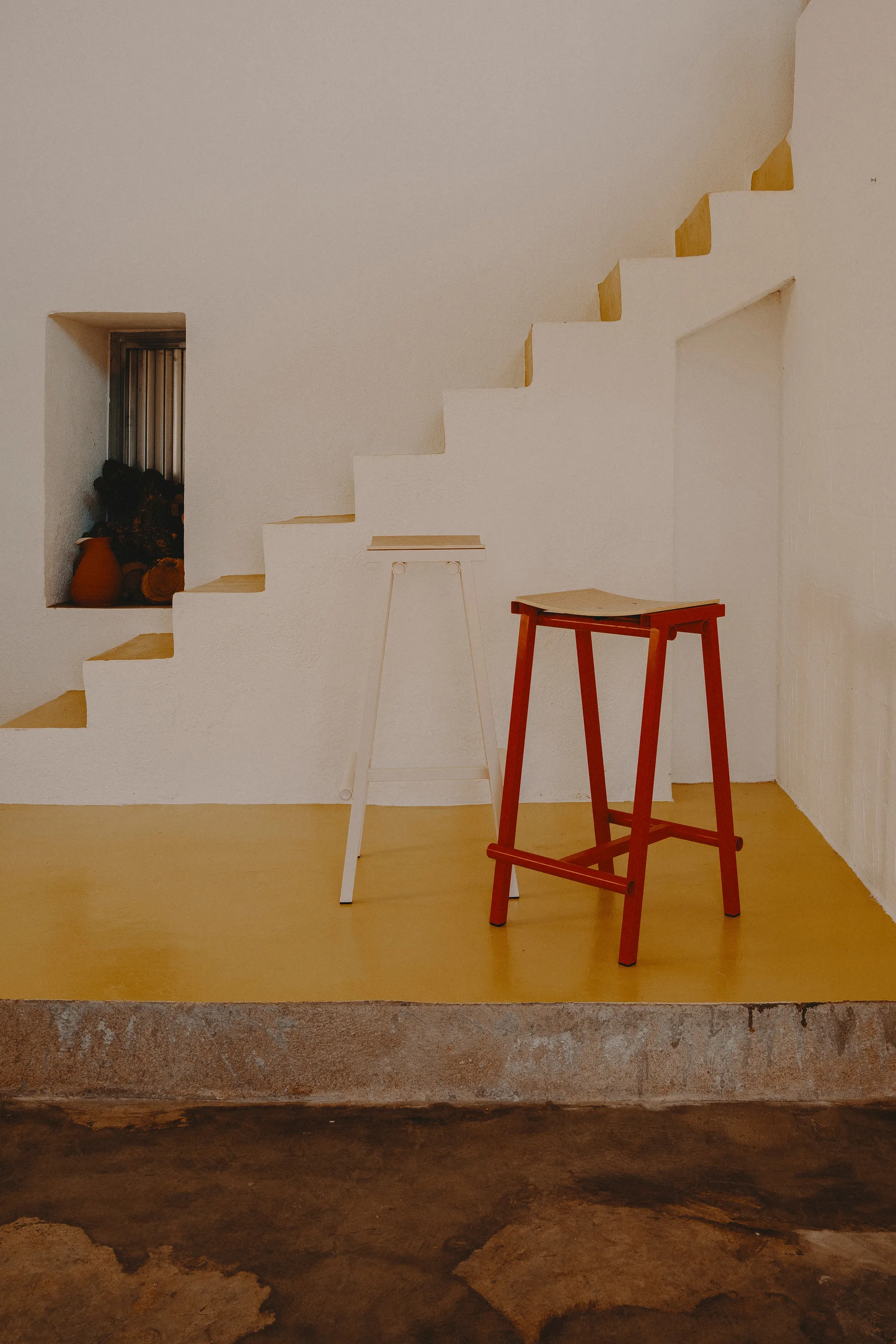 Taburete 8 low barstol 65 cm, Signal red (röd) HAY