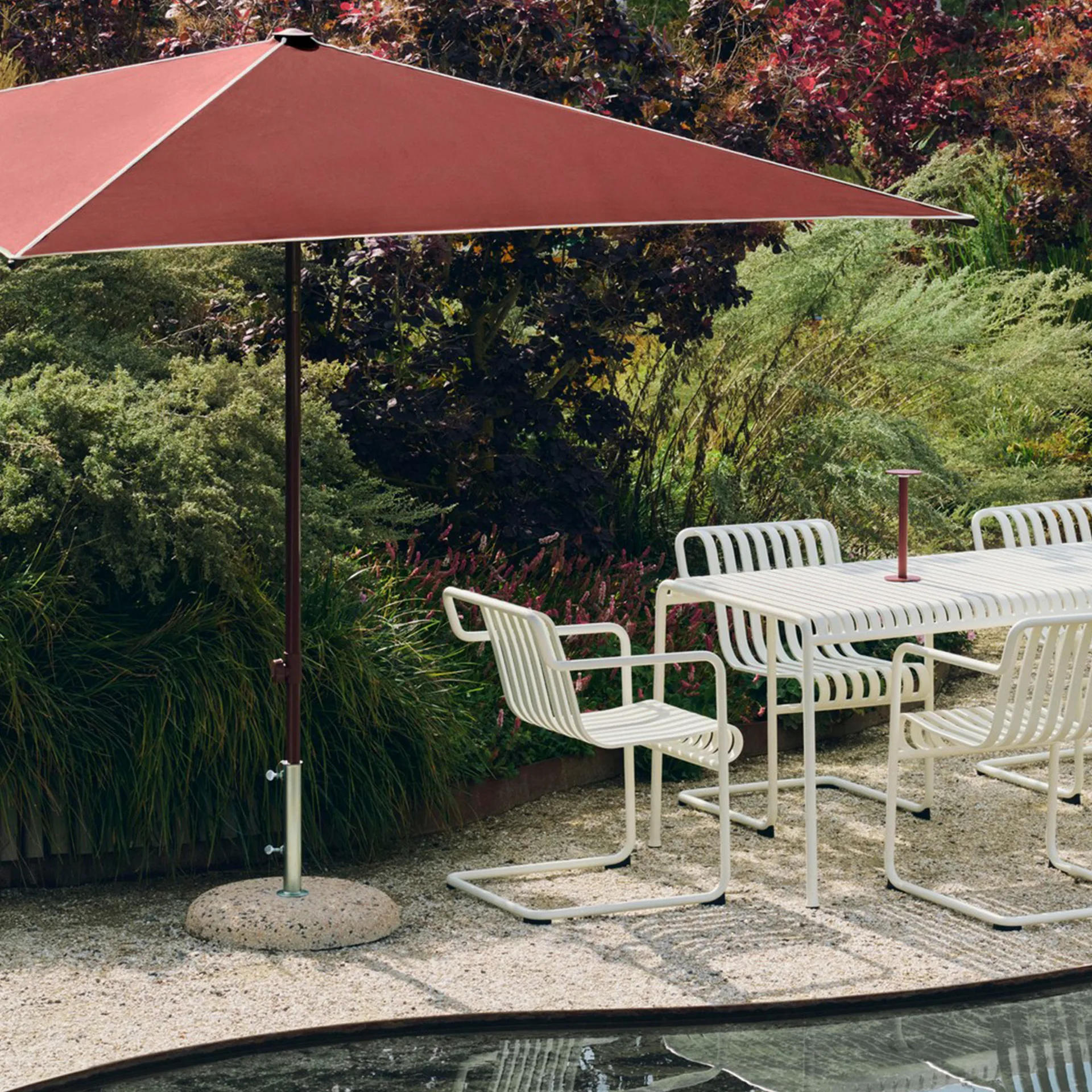 Terrazza Square parasoll, Off white-burgundy HAY