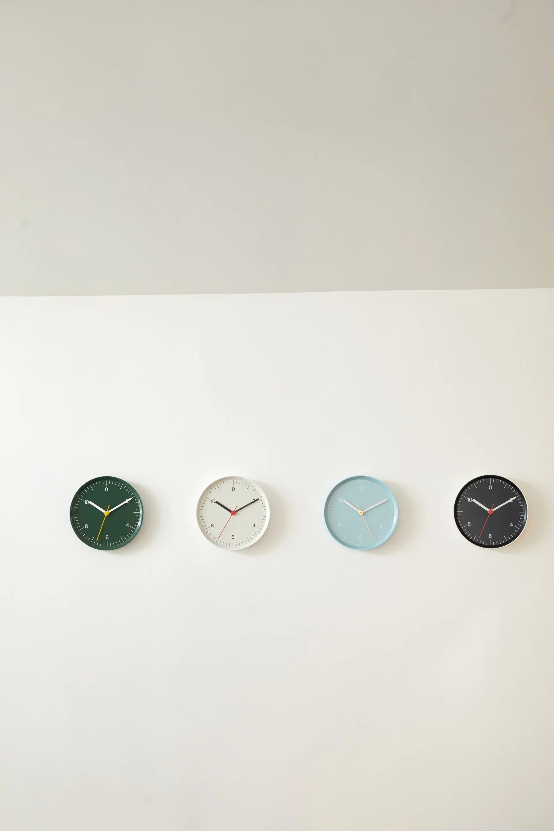 Wall Clock väggklocka Ø26,5 cm, Green HAY