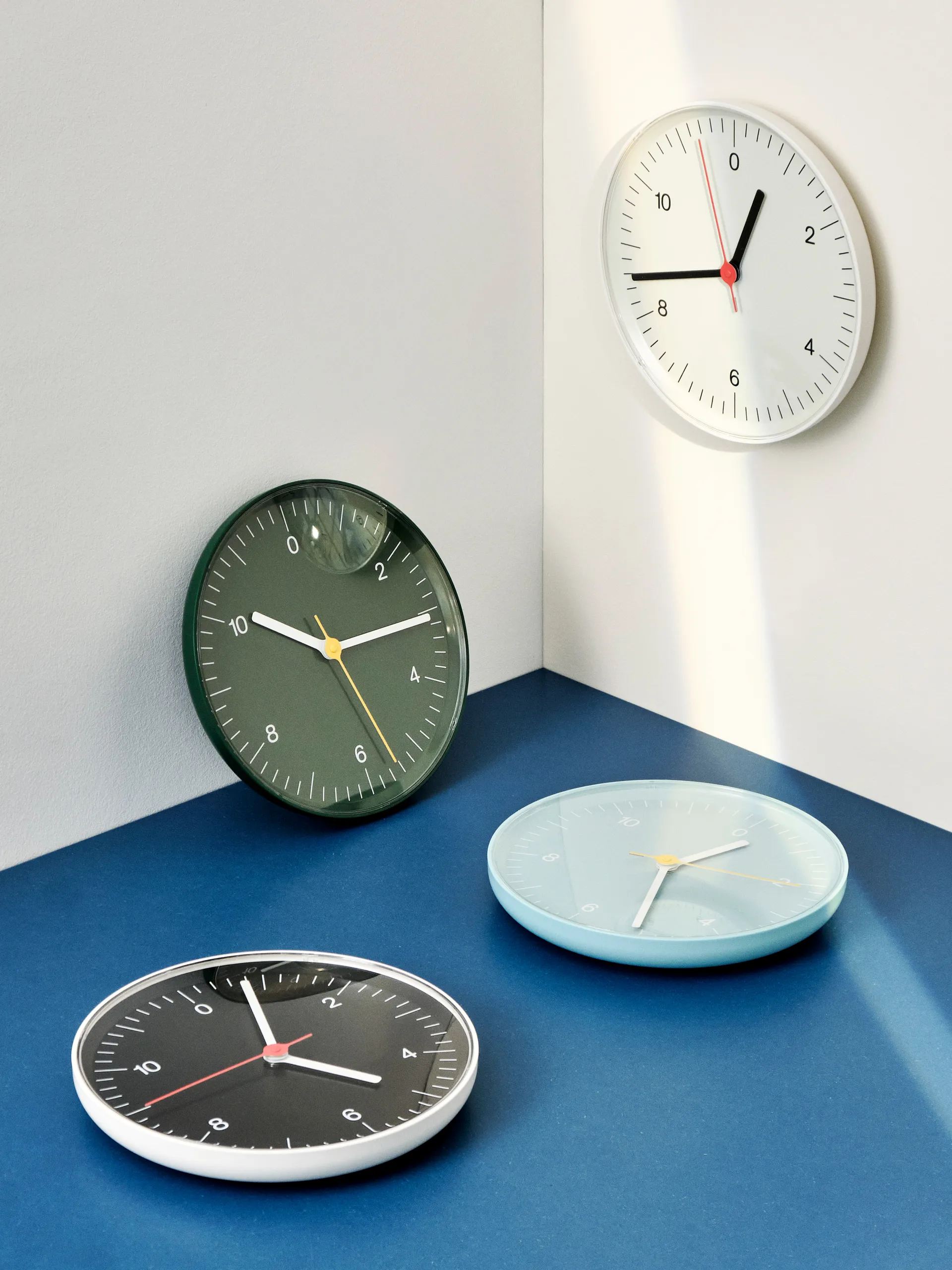 Wall Clock väggklocka Ø26,5 cm, Green HAY