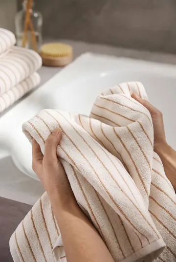 Soft Handduk - Off-white, 70x140 cm - Juna