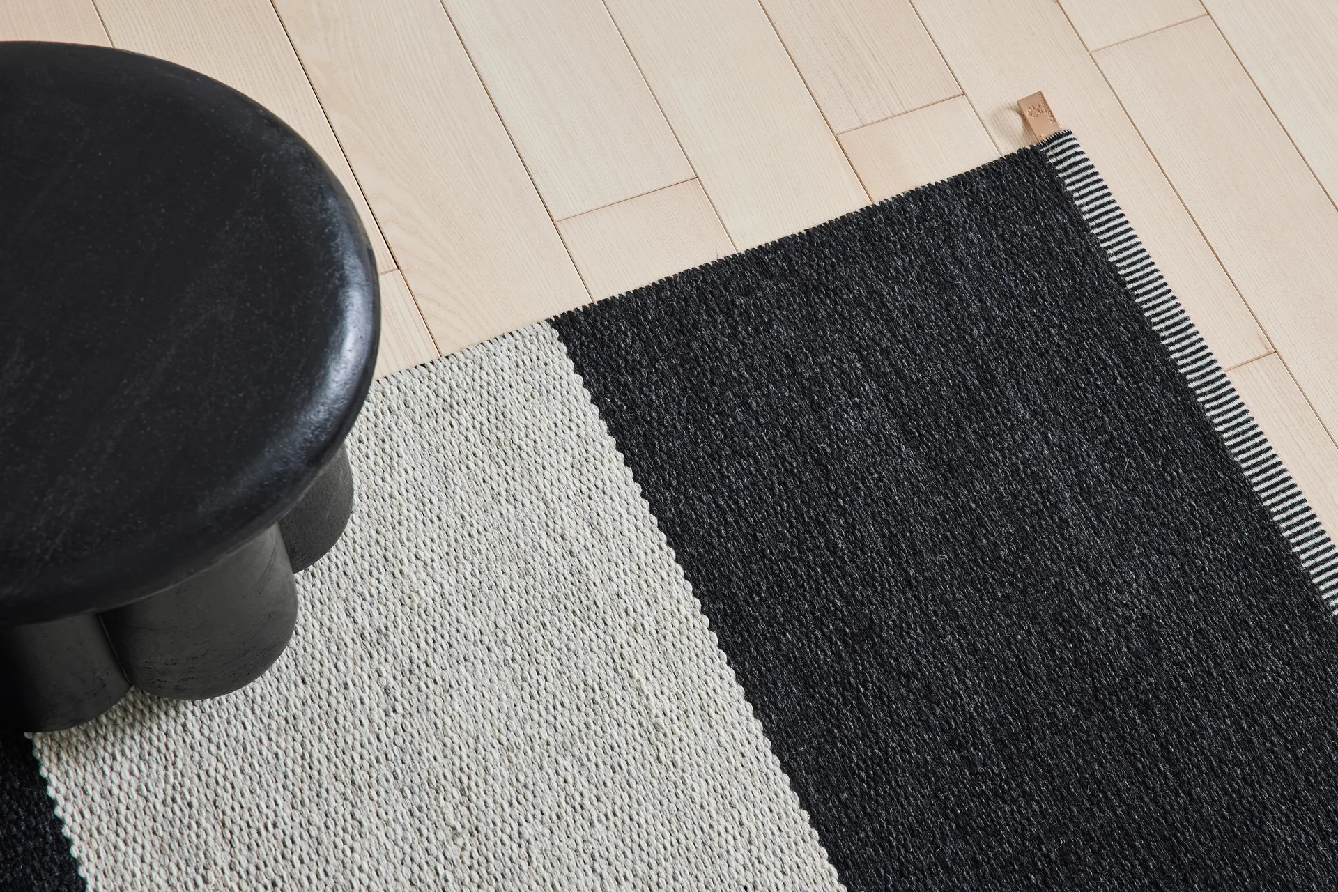 Wide Stripe Icon matta 160x240 cm, Midnight black 554 Kasthall