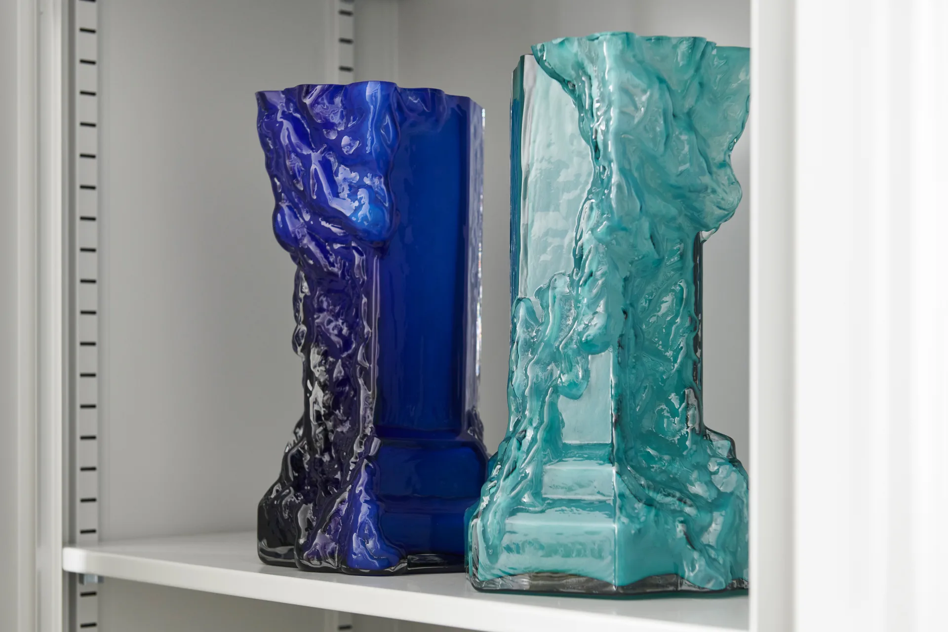 Rocky Baroque vas 35 cm, Deep blue Kosta Boda