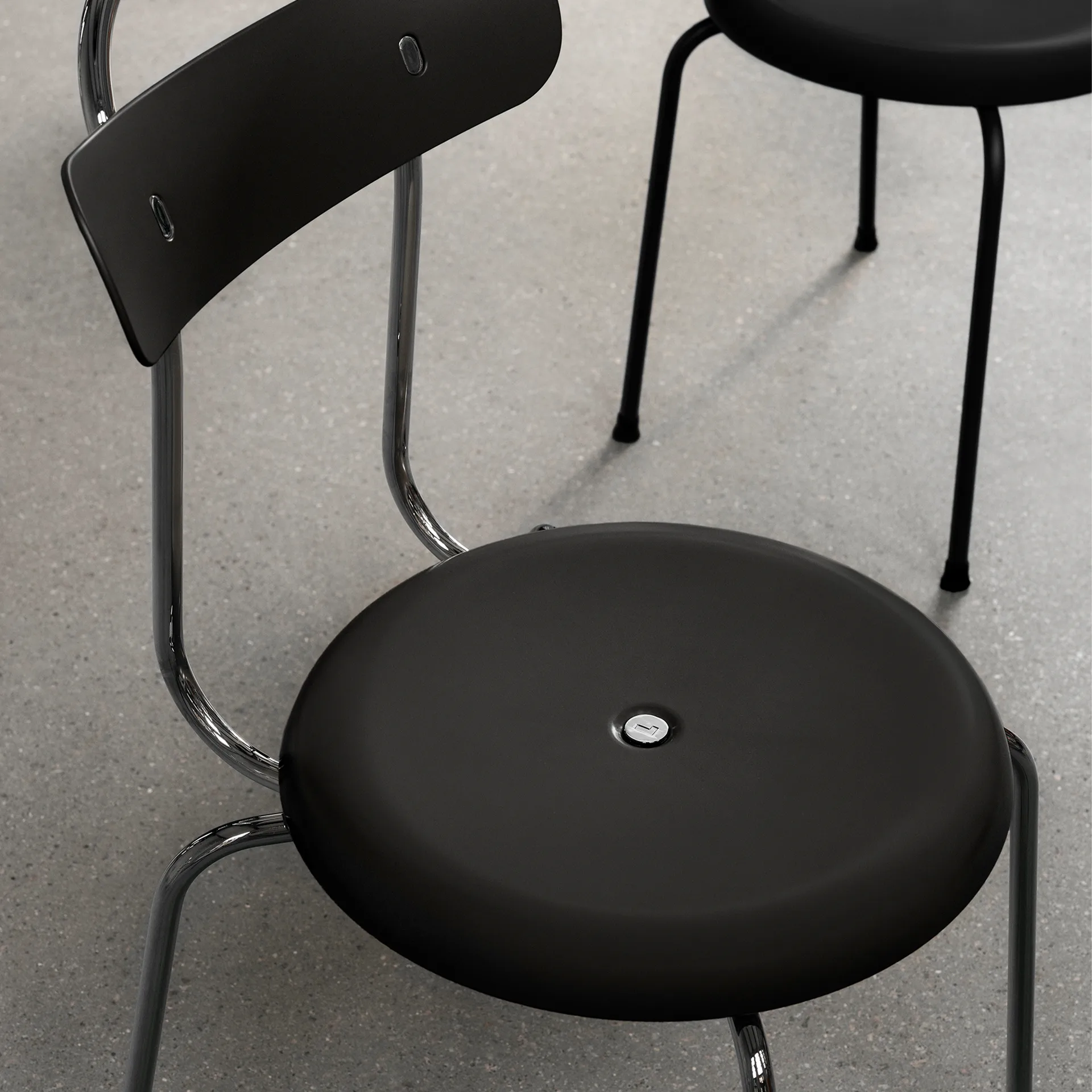 Taburett plus stol, Svart-kromat stativ Lammhults