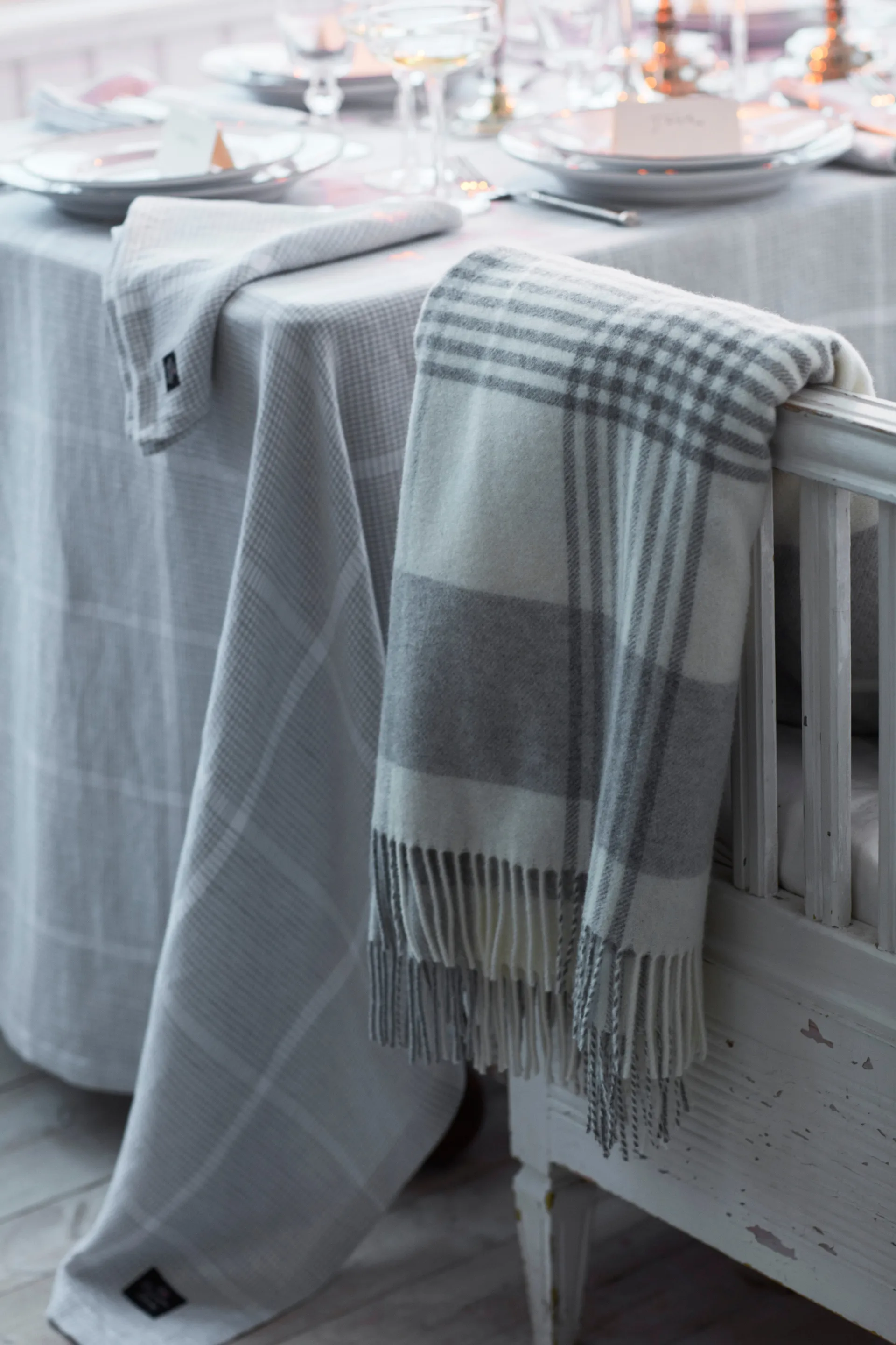 Pepita Check Cotton Linen bordsduk 180x180 cm, White-light gray Lexington