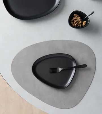 Curve Stoneware assiett 19x22 cm - Black - LIND DNA