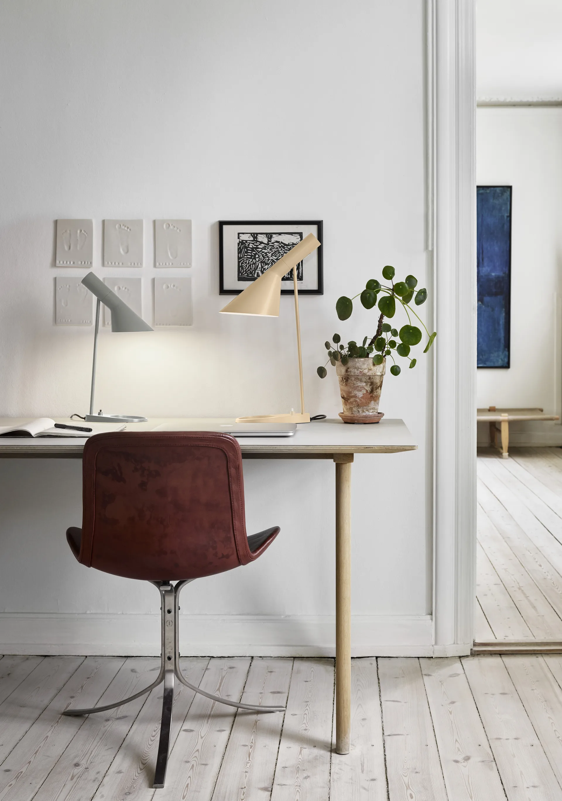 AJ MINI bordslampa, Soft lemon Louis Poulsen