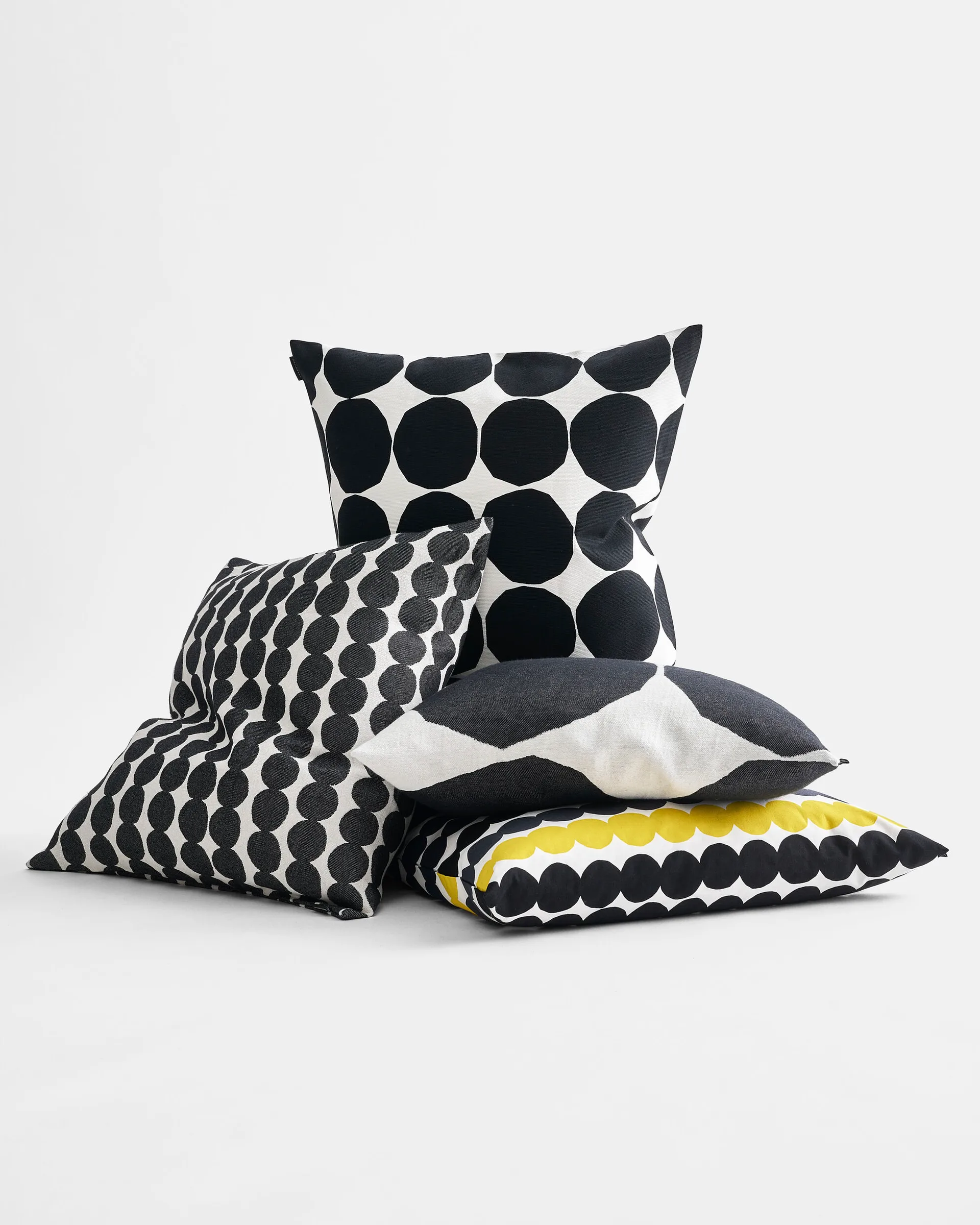 Pienet Kivet kuddfodral 50x50 cm, svart-vit Marimekko