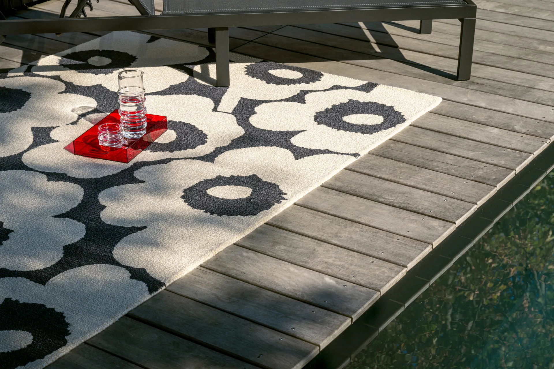 Unikko matta outdoor, Charcoal-white, 200x280 cm Marimekko