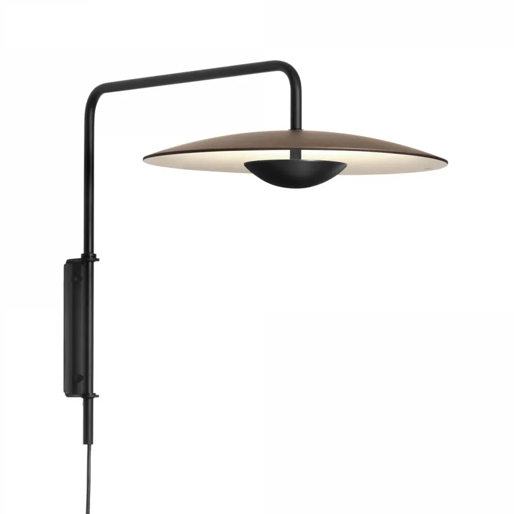 Ginger A vägglampa, wenge, svart stålstativ Marset