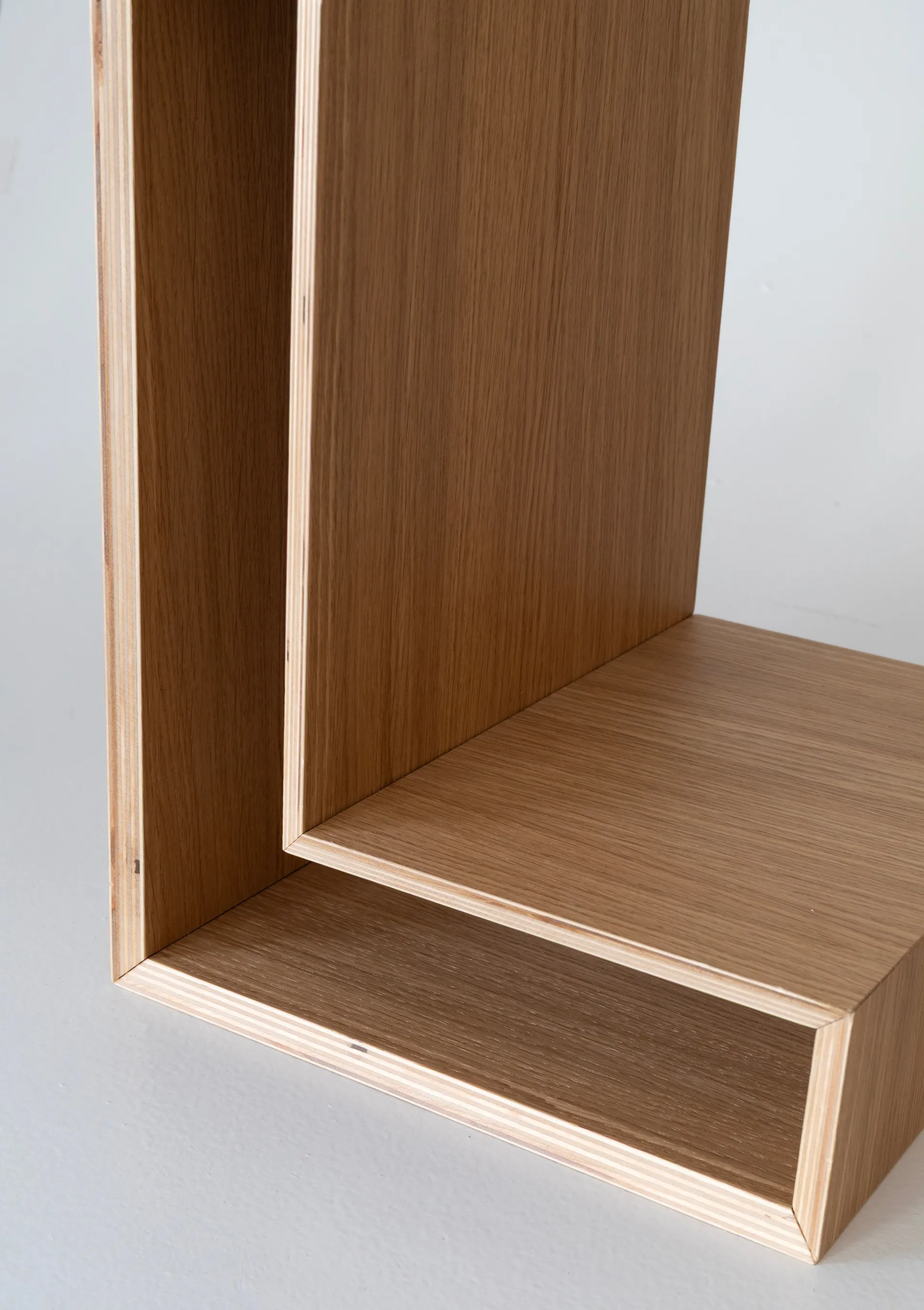 L-shelf vägghylla, Ek, 30x38x29 cm Maze