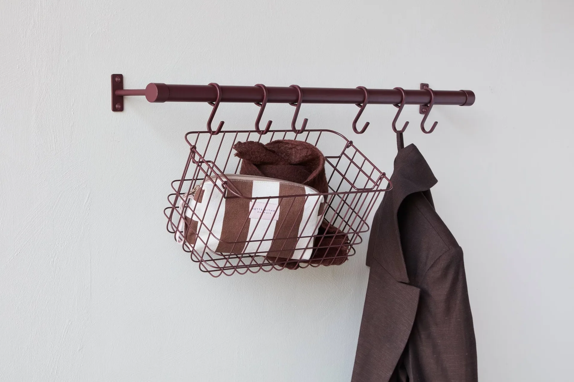 Hang-it klädräcke, Röd, 11x70x5,5 cm Mette Ditmer