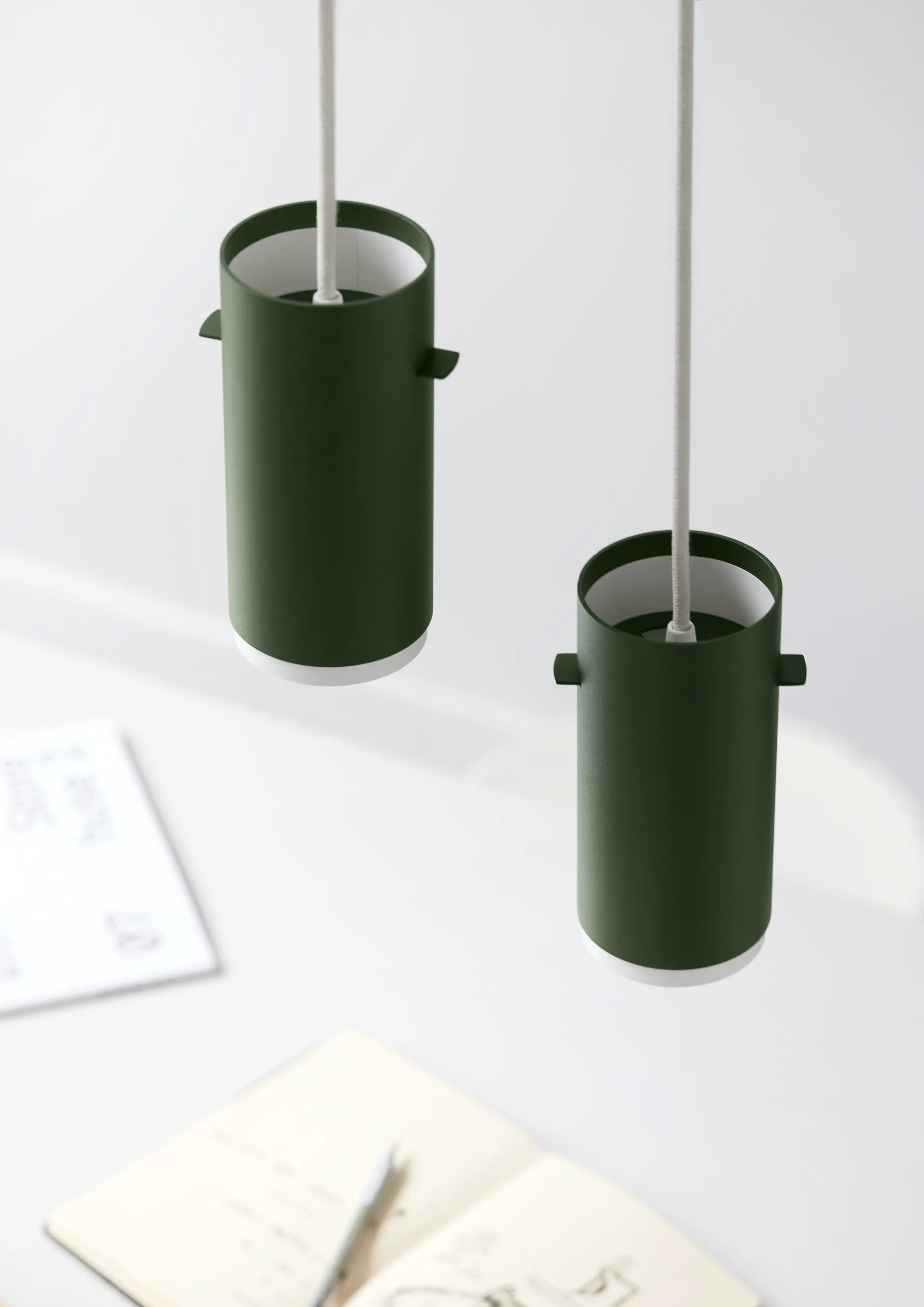 Moebe Tube pendel small Ø8 cm, Pine green MOEBE