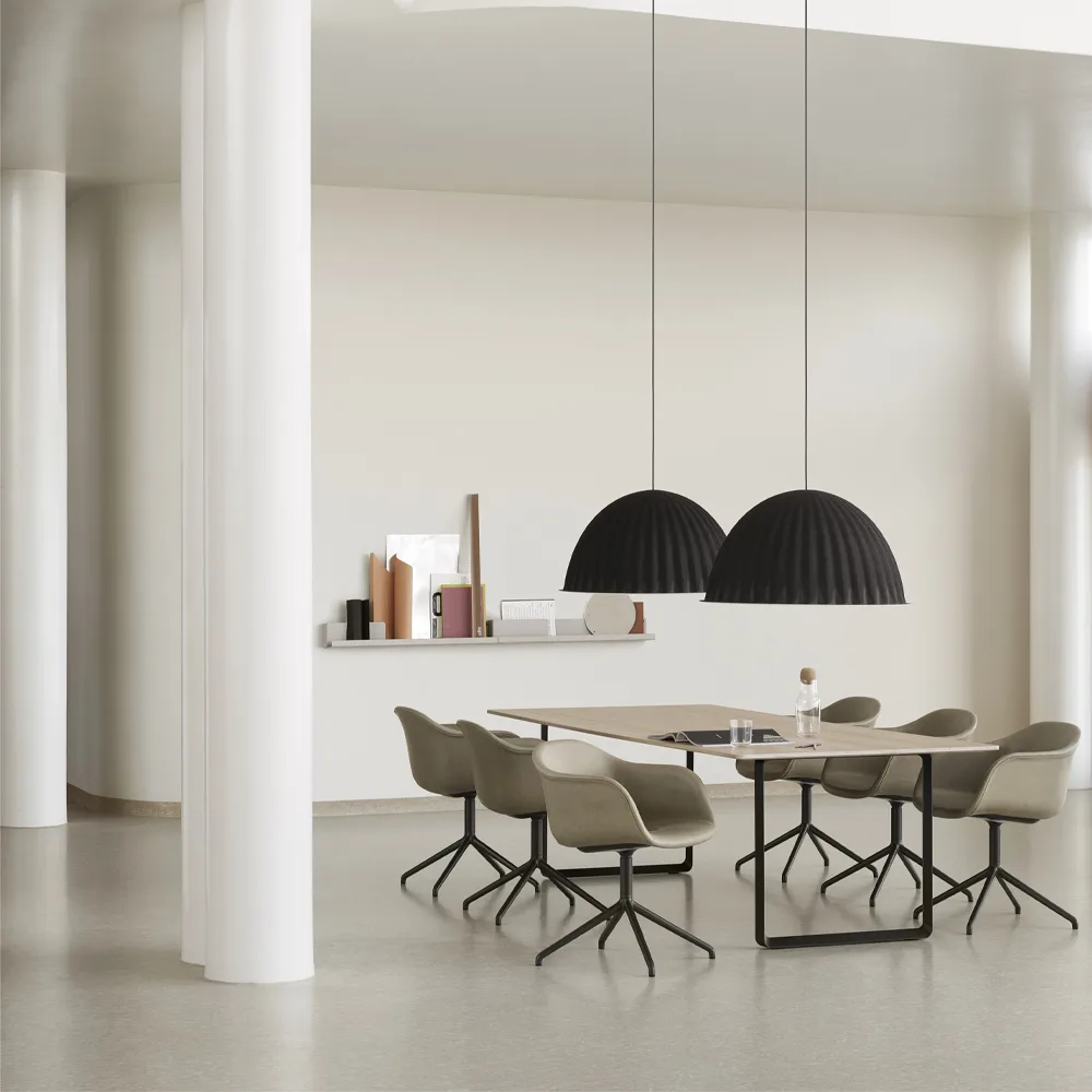 70/70 matbord 295x108 cm, Sollid oak-Black Muuto