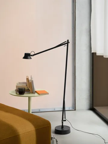 Dedicate golvlampa - Black, 112 cm - Muuto