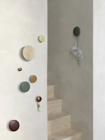 Dots Wood klädkrok - Yellow-beige, Ø6,5 cm - Muuto