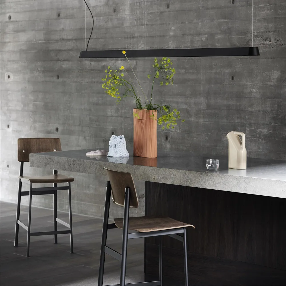 Loft barstol, oak, låg, svart stålstativ Muuto