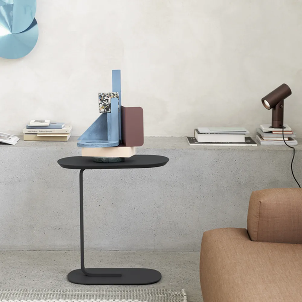Relate sidobord 73,5 cm, Smoked oak-Black Muuto