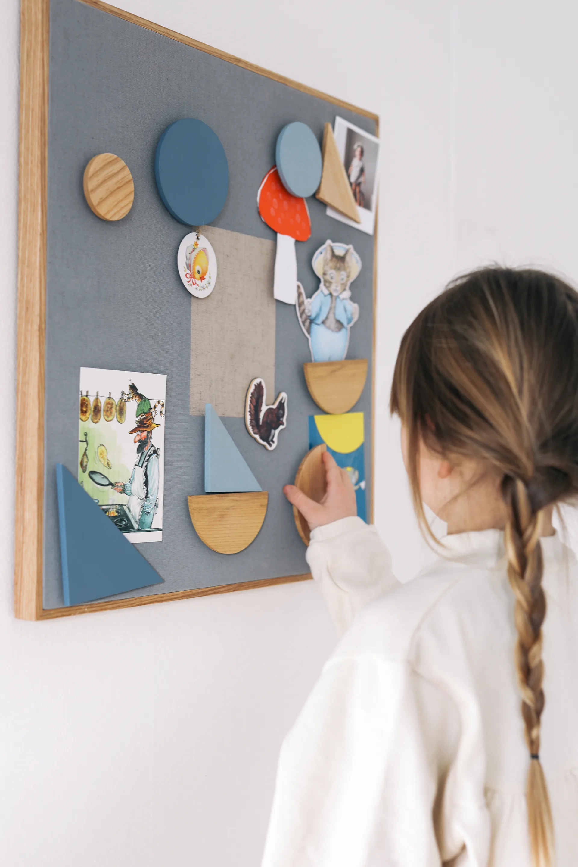 Noticeboard anslagstavla + 3 magneter, Blå Nofred