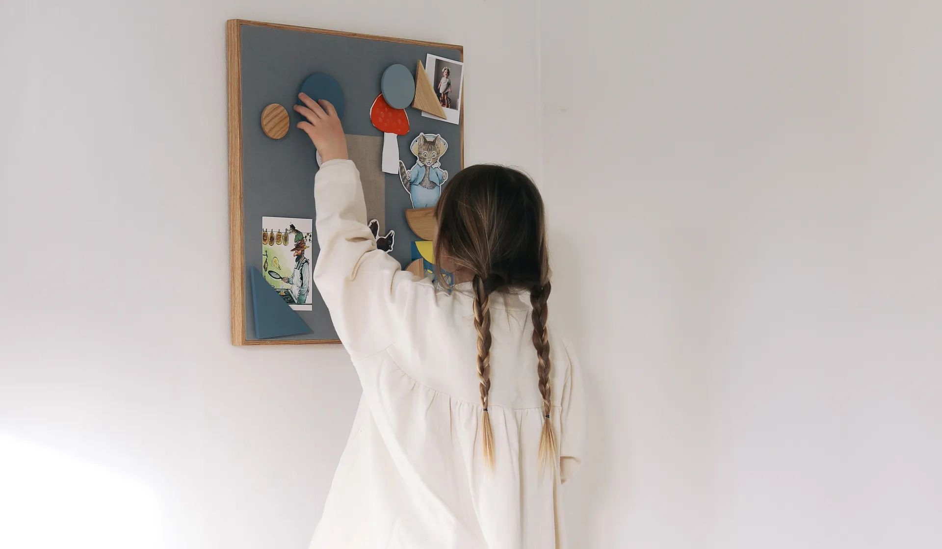 Noticeboard anslagstavla + 3 magneter, Blå Nofred