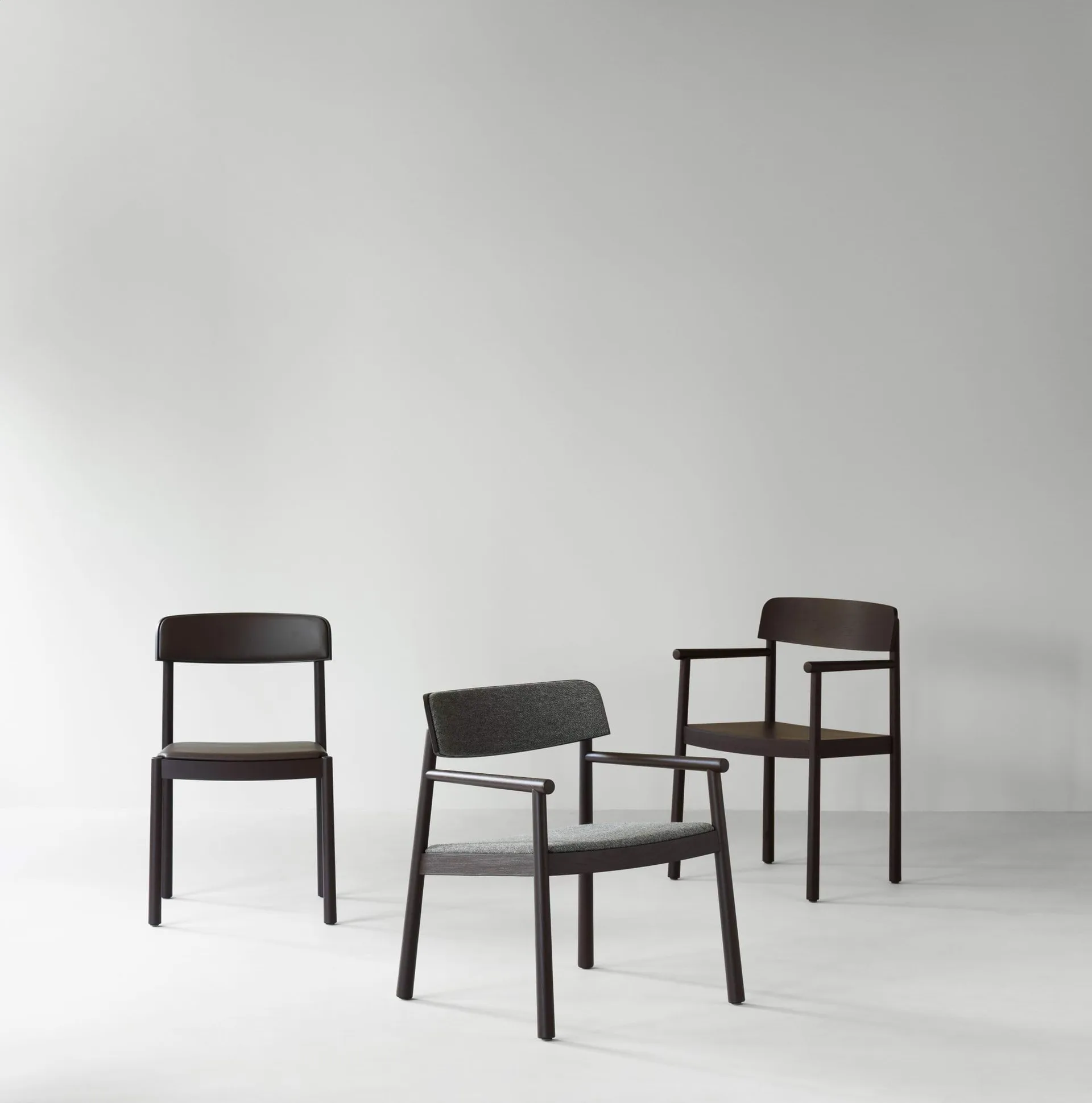 Timb fåtölj, Brown ash Normann Copenhagen